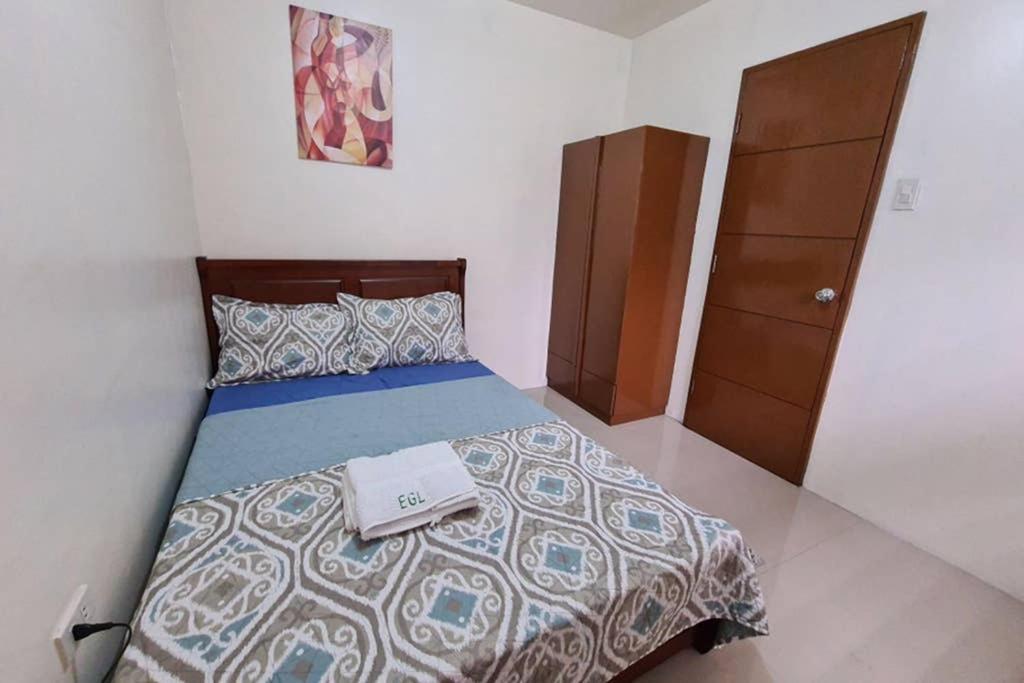Apartment Cozy Space Near Sm With Netflix And Fiber Wifi *